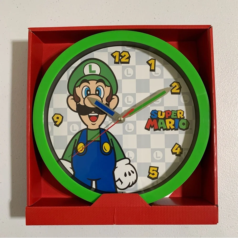 Nintendo Super Mario Bros Luigi Analog Wall Clock-NIB